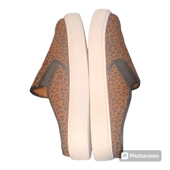 FREE W PURCHASE Time & Tru Womens Leopard Print Memory Foam Twin Gore Mules Sz 8 - Picture 3 of 5